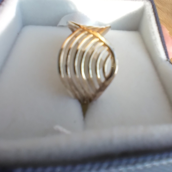 925 S/S Size 6 Exquisite Wave Pattern ring - Picture 7 of 14